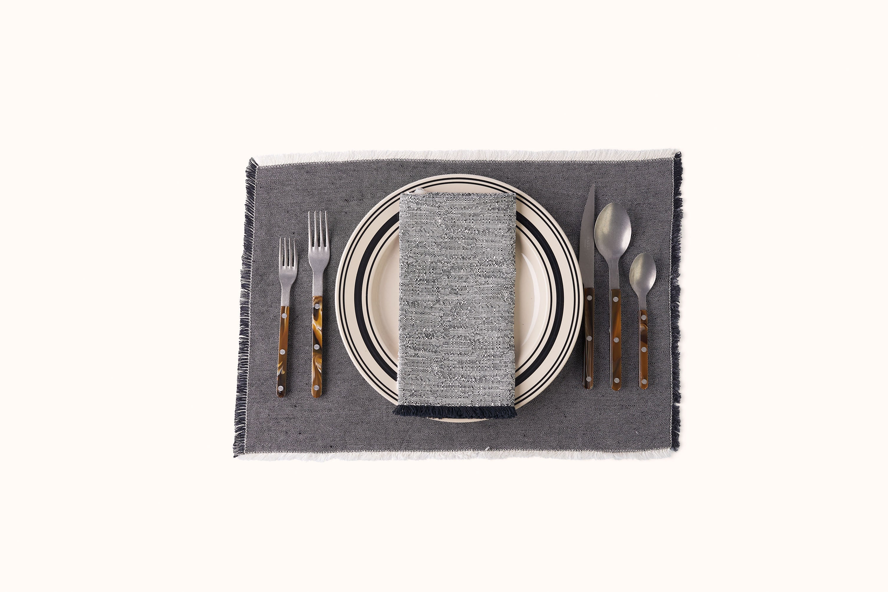 ARCOLAIO FRINGE EDGE PLACEMAT