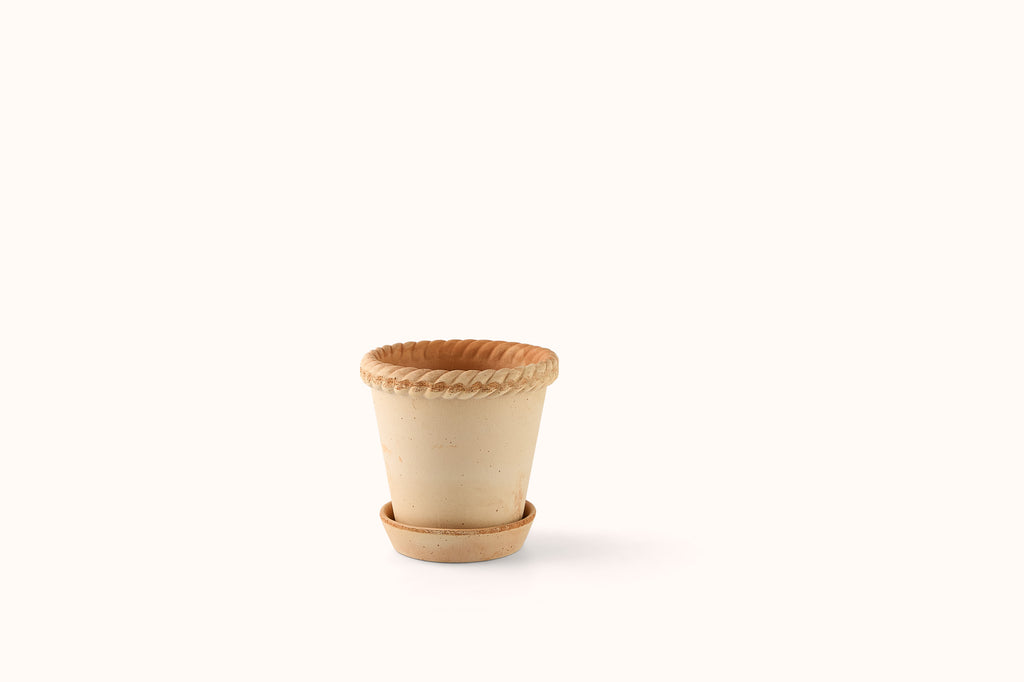 BERGS POTTER ROSA EMILIA TERRACOTTA POT AND SAUCER