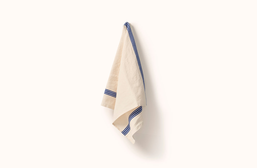 CHARVET WHITE AND BLUE PIANO STRIPE LINEN KITCHEN TOWEL