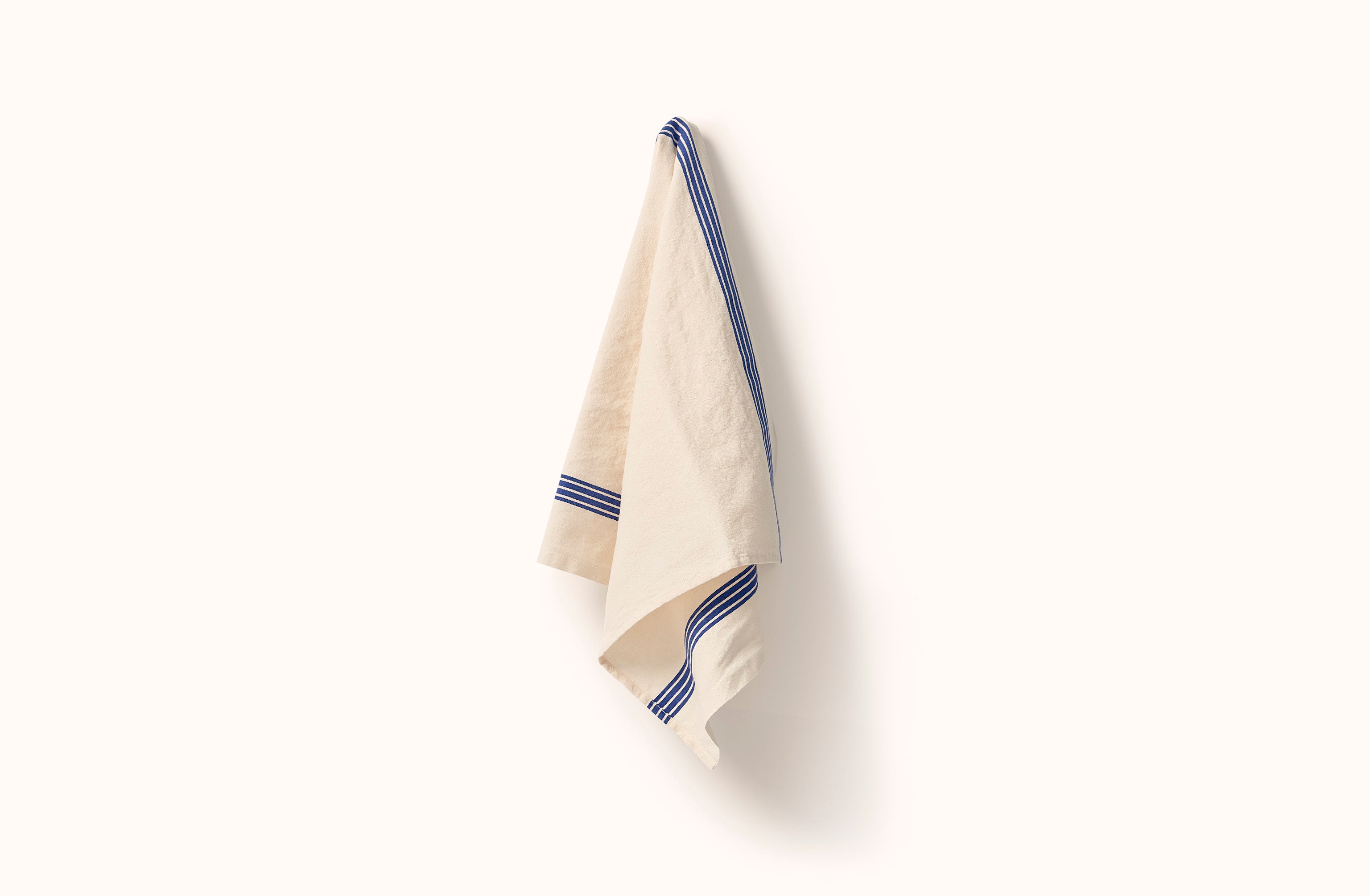 CHARVET WHITE AND BLUE PIANO STRIPE LINEN KITCHEN TOWEL