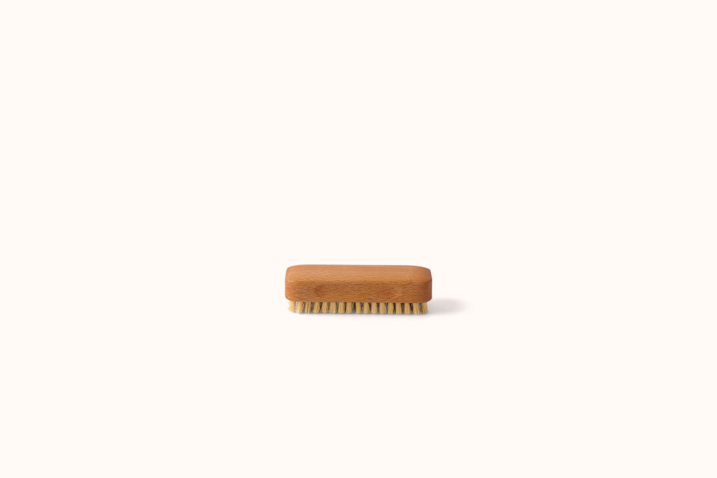 EARTH & NEST GARDENER'S NAIL BRUSH