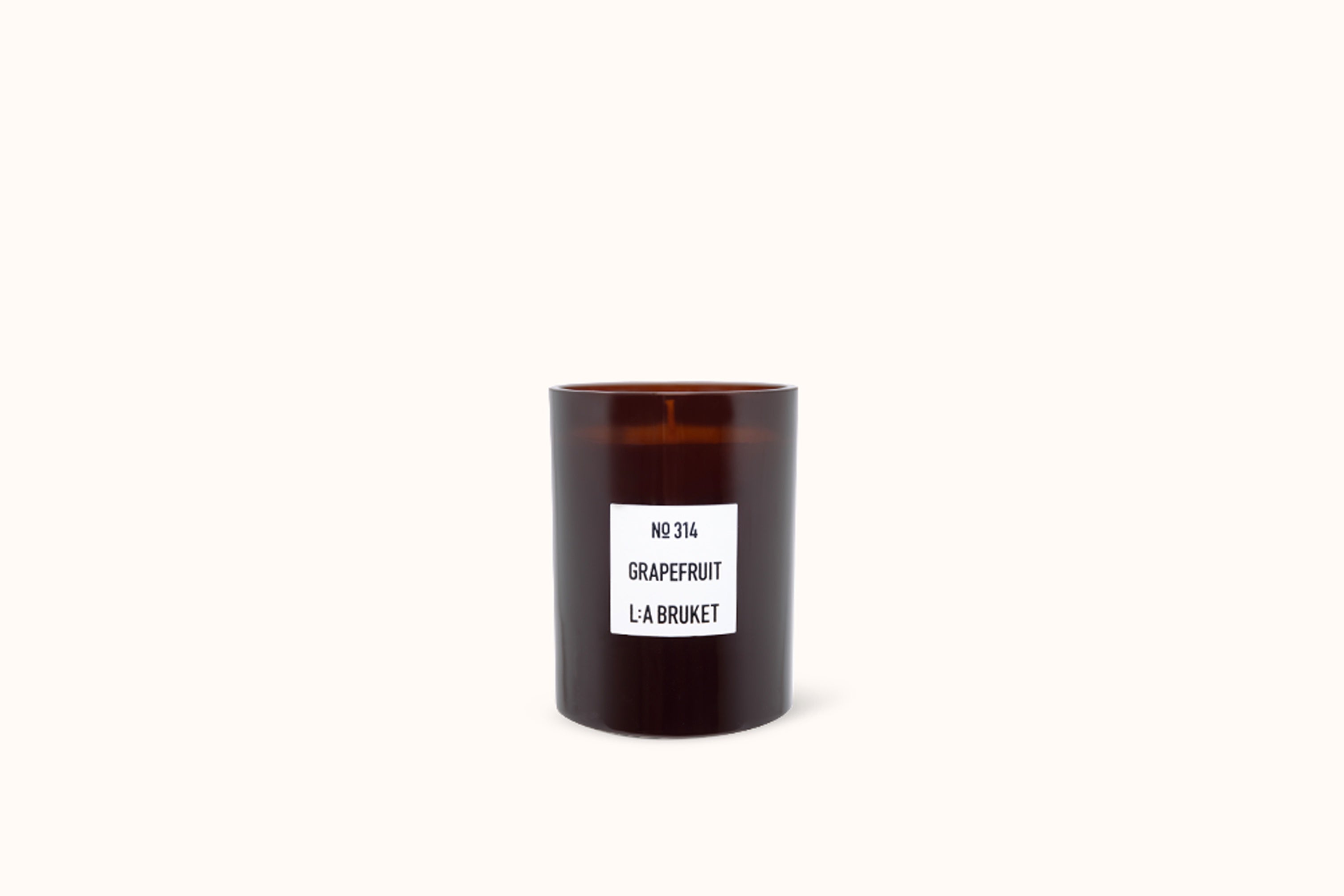 L:A BRUKET 314 SCENTED GRAPEFRUIT CANDLE 260G
