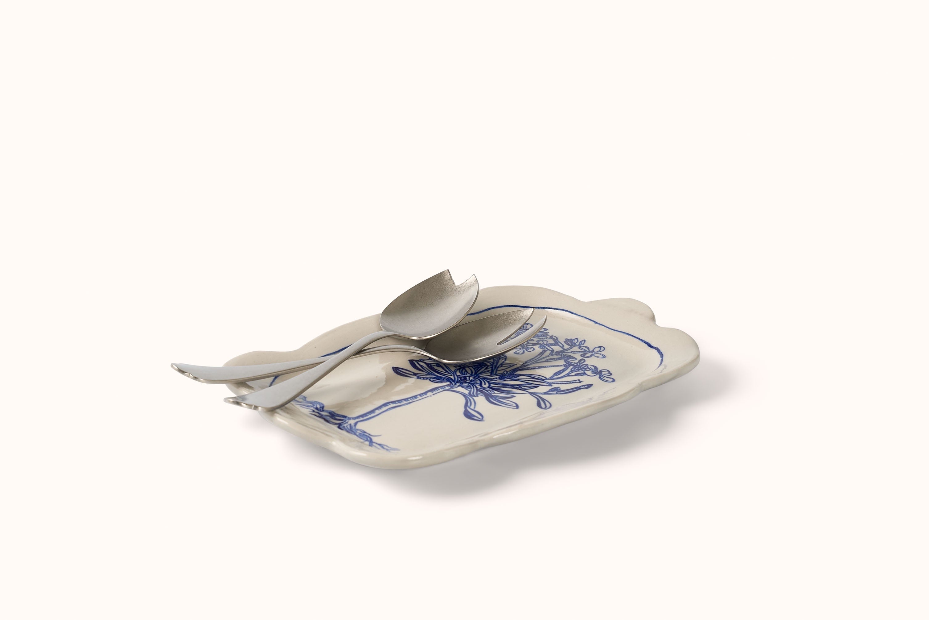 MG BY HAND SCALLOP PLATTER - PHLOX