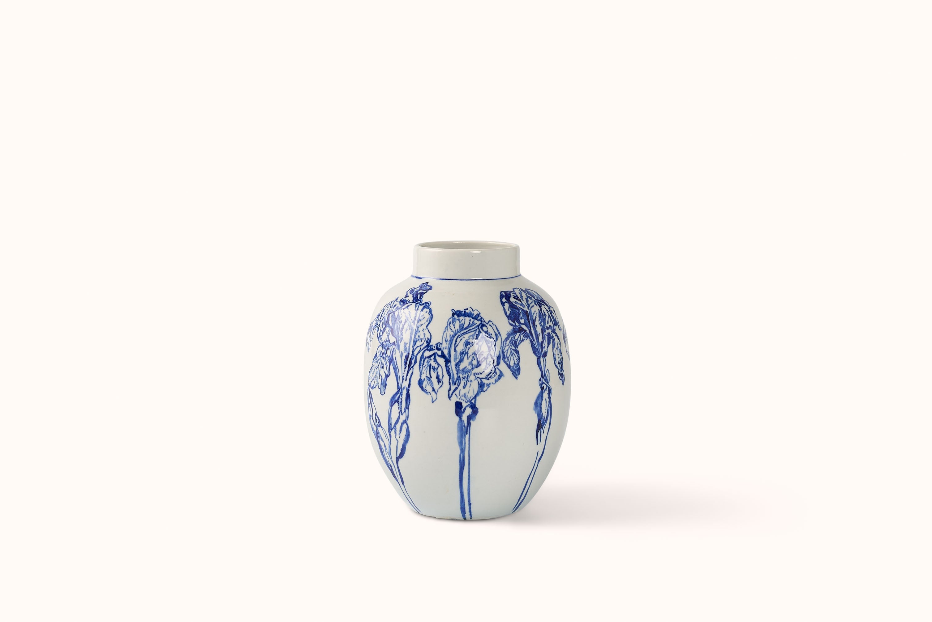 MG BY HAND LARGE VASE - IRIS