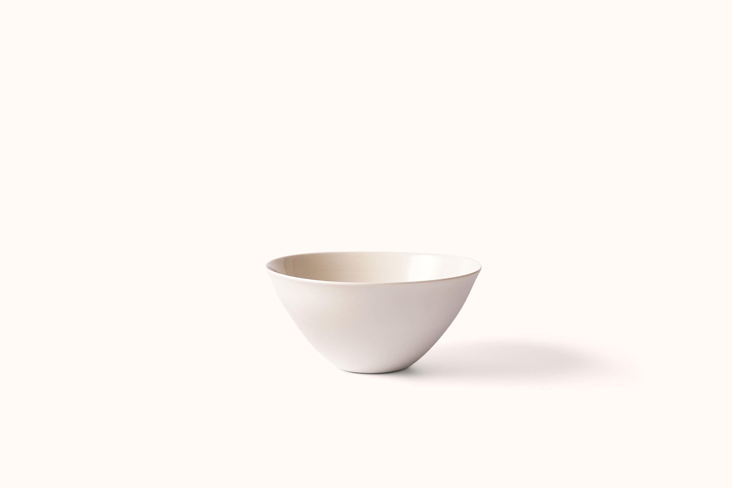 MUD MILK FLARED DINNERWARE