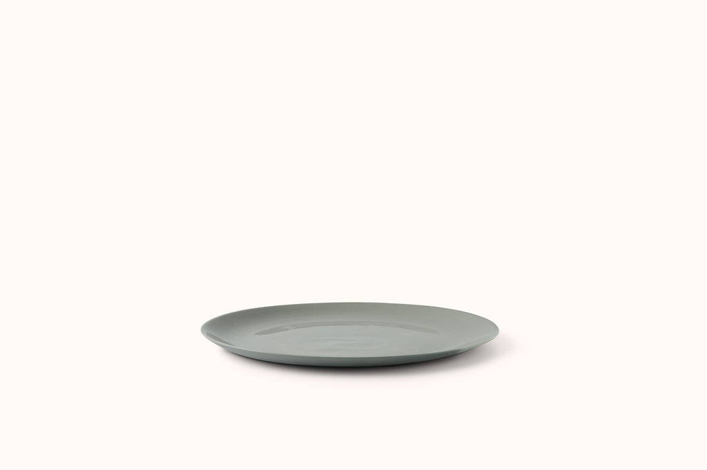 MUD ASH FLARED DINNERWARE