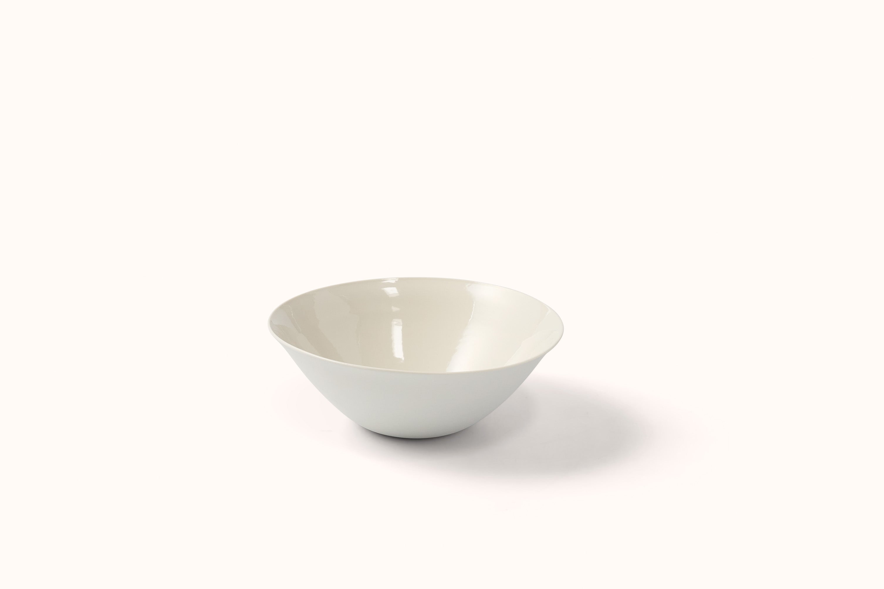MUD MILK FLARED DINNERWARE