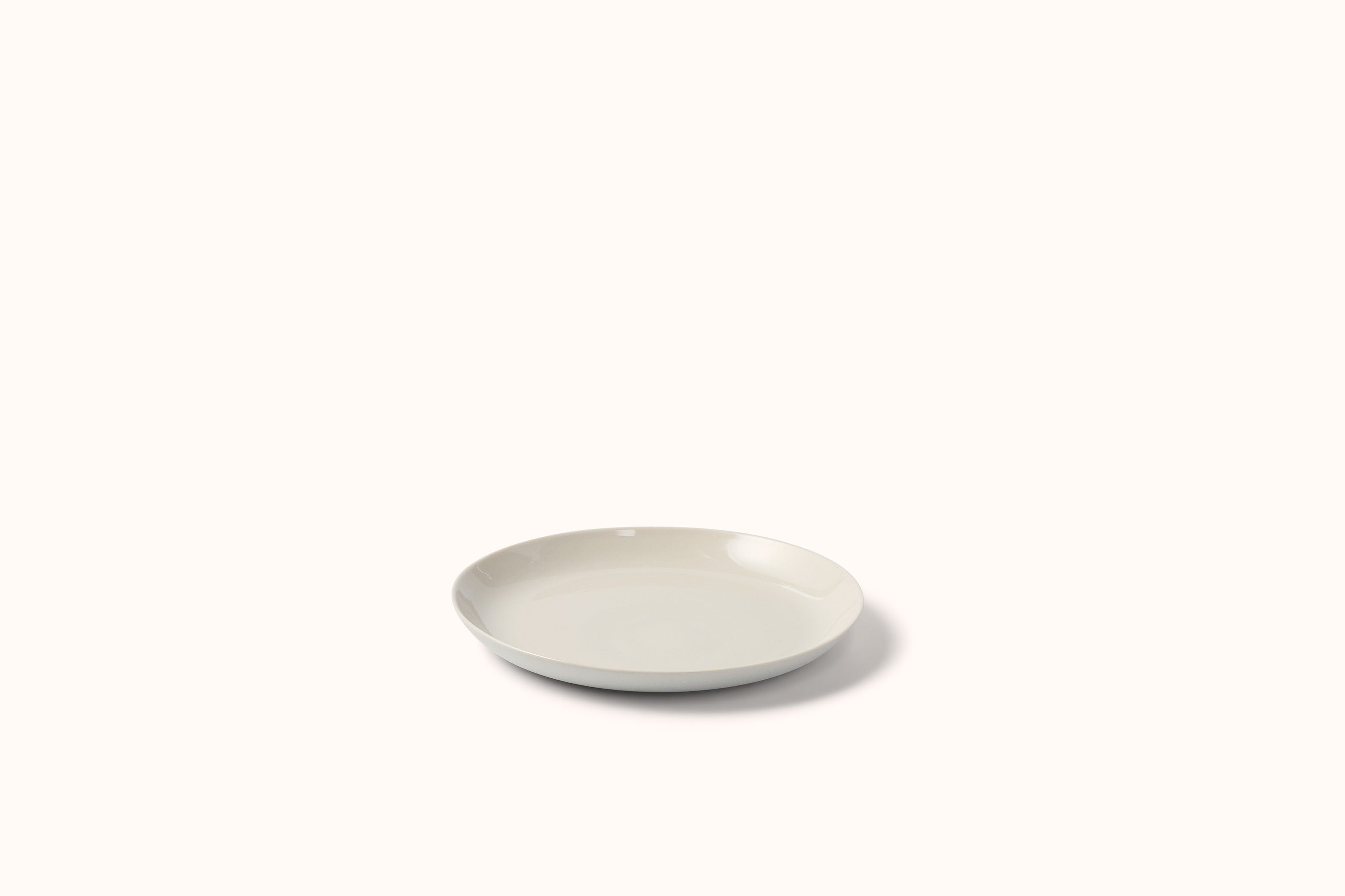 MUD MILK FLARED DINNERWARE