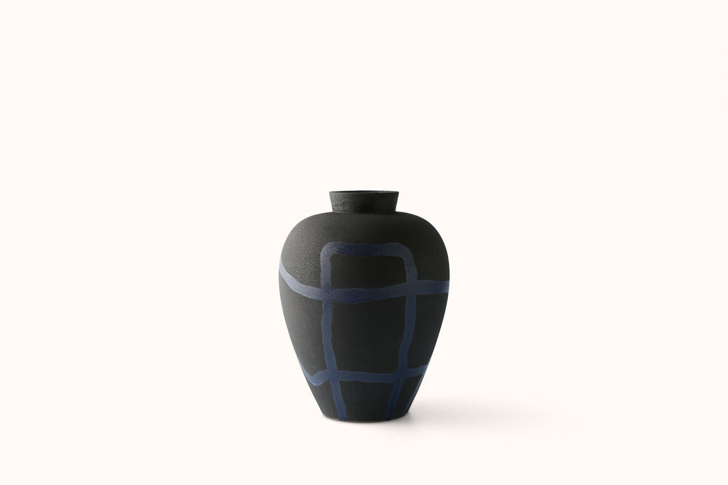 ROOMS STUDIO VASE 2