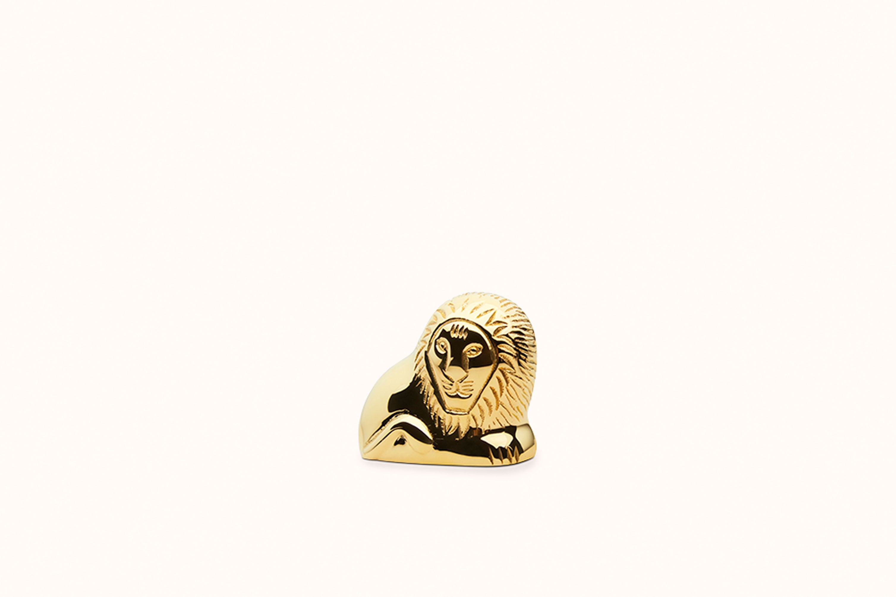 SKULTUNA X LISA LARSON LYING LION