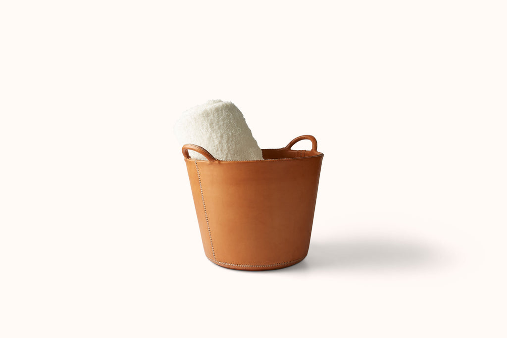 SOL Y LUNA SMALL LEATHER BASKET WITH STITCHING