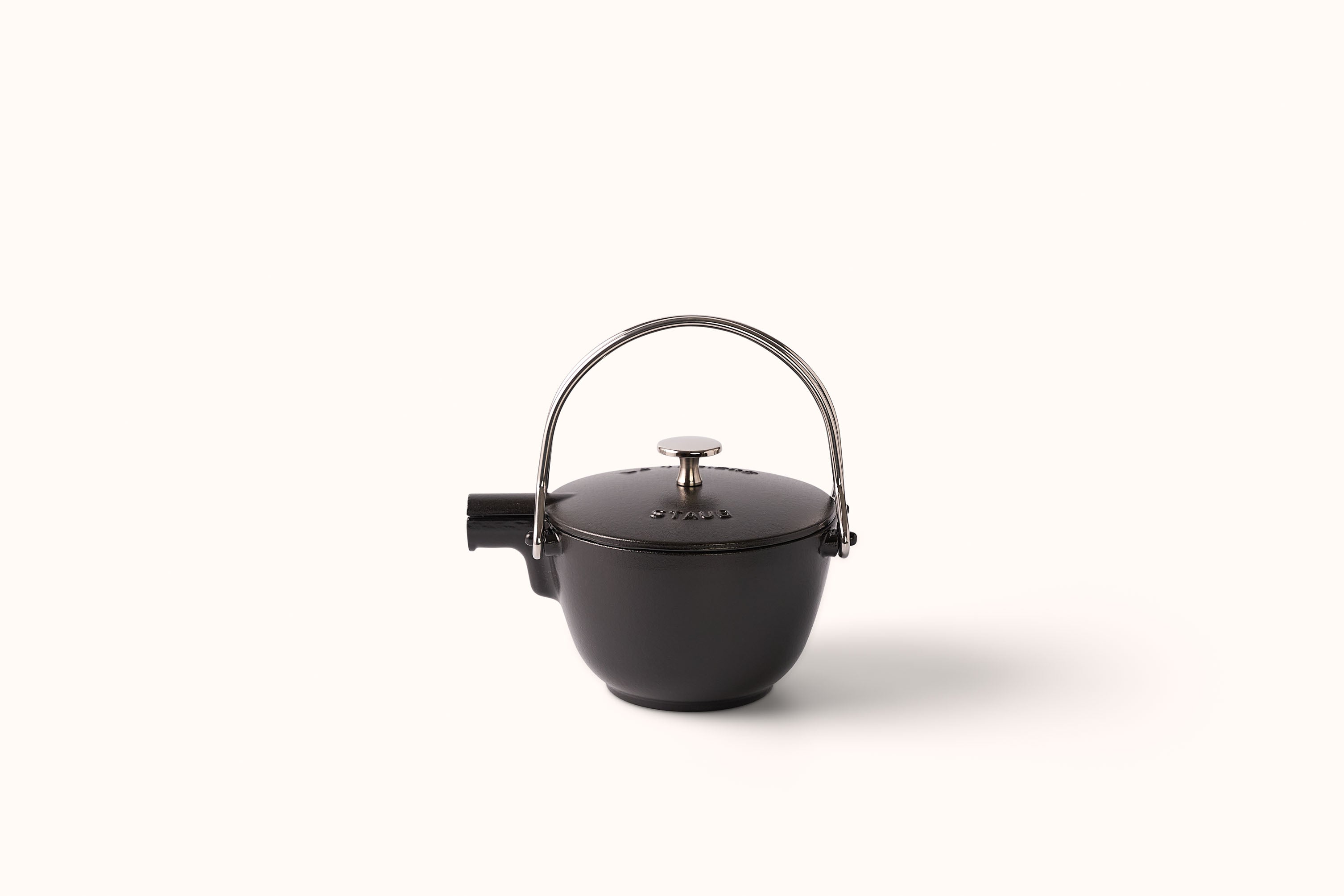 STAUB 1.2 QT. TEA KETTLE - MATTE BLACK