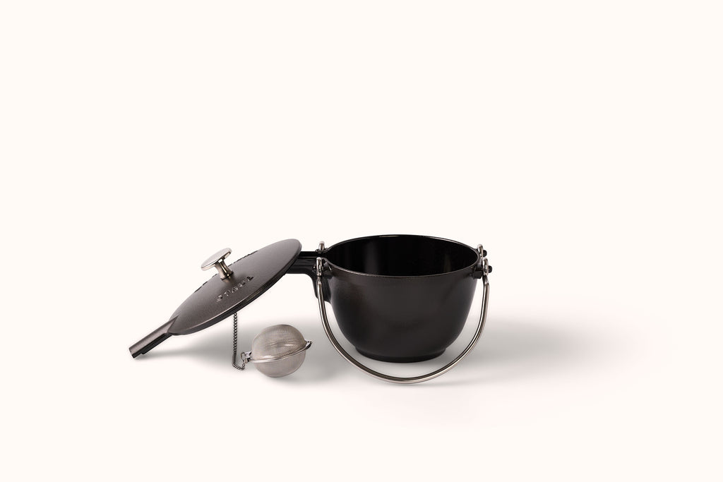 STAUB 1.2 QT. TEA KETTLE - MATTE BLACK