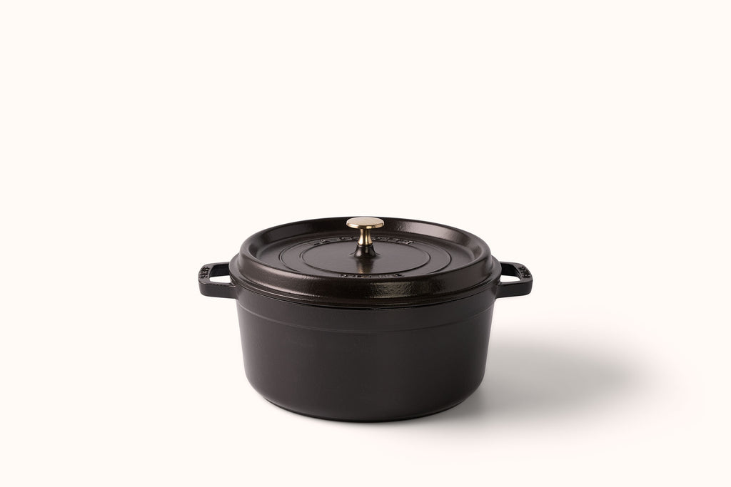 STAUB 5.5 QT. ROUND DUTCH OVEN - MATTE BLACK