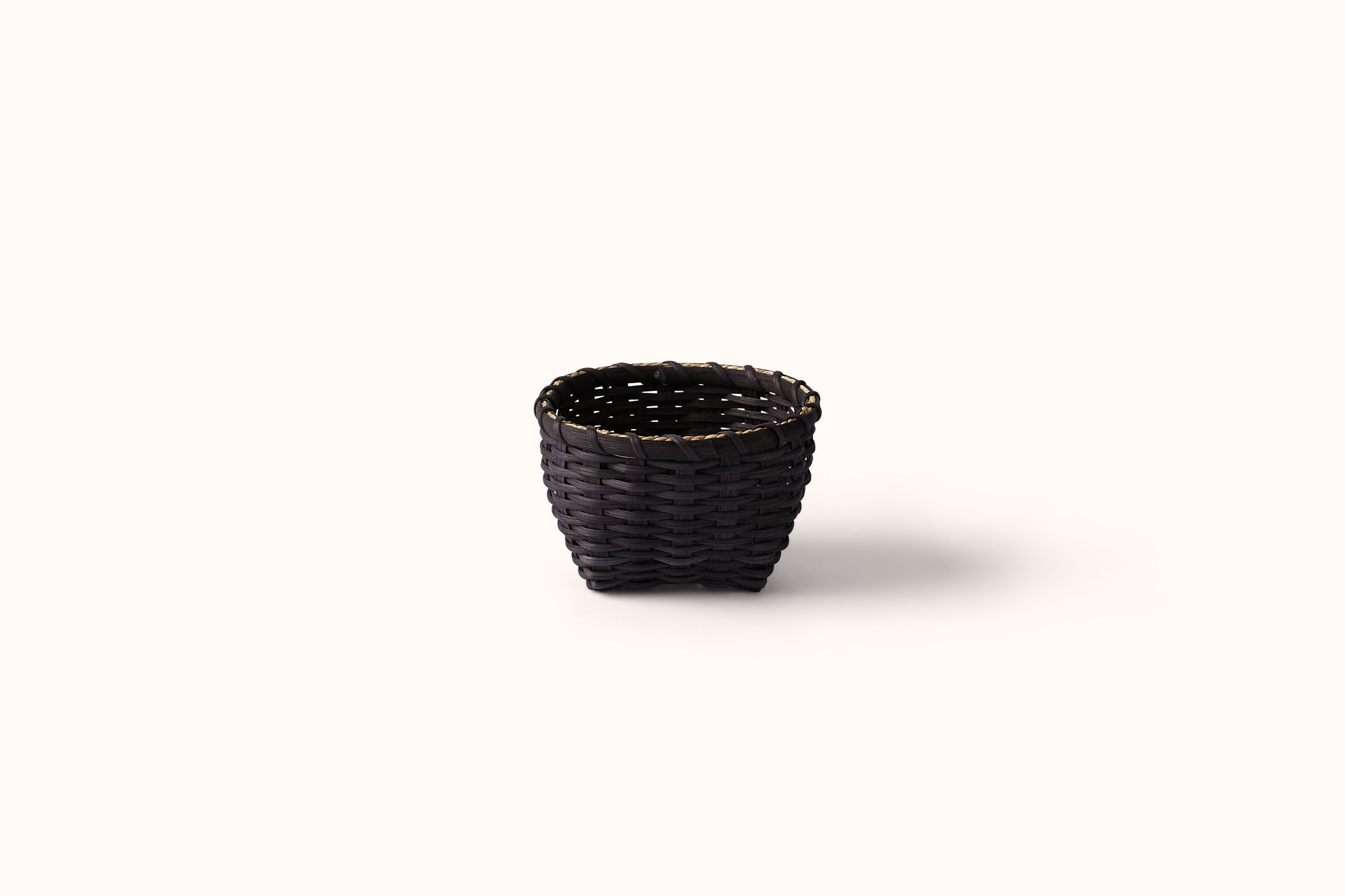UNDERWATER WEAVING STUDIO LITTLE LOVE TABLE BASKET